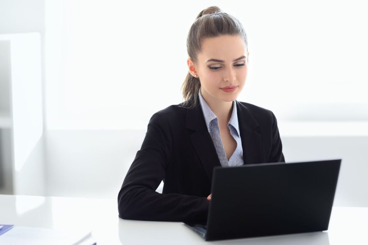 Ontwerper Inhuren Of Webbuilder Gebruiken (1)